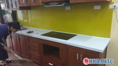 Đá ốp mặt bếp màu trắng